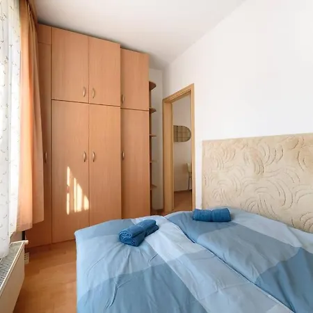 Apartment Lovely In Centre For 4 Guests *